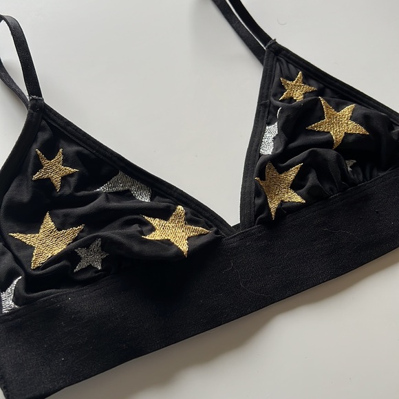 VS Pink Bra - Picture 2 of 5